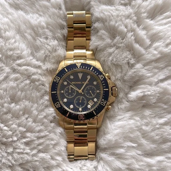 Michael Kors Gold Watch. Works perfectly. Michael Kors Women main image 3